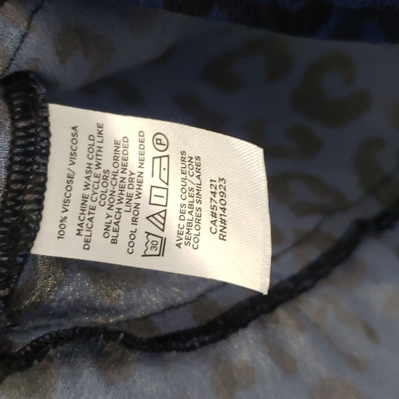 New Womens LOFT Long Sleeve Royal Blue Leopard Print Top - Picture 8 of 8